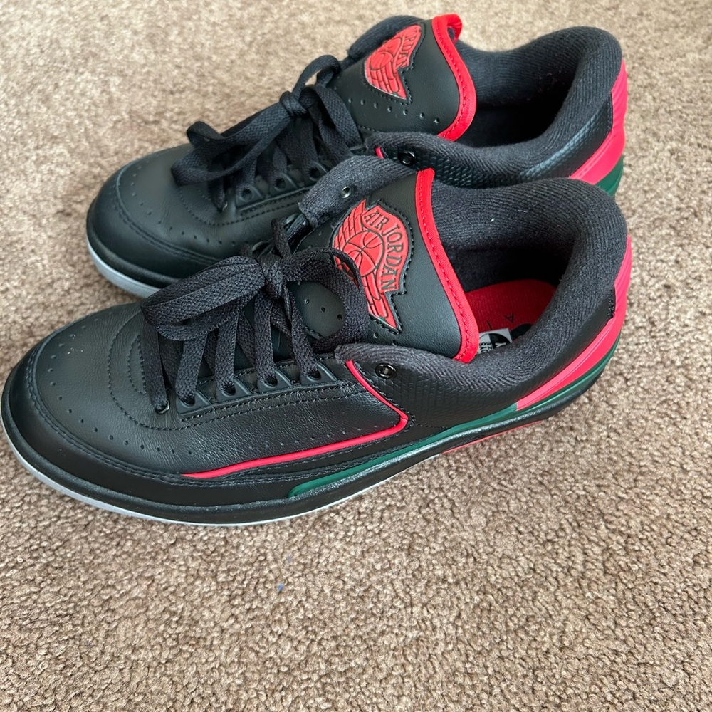 Jordan low 2 Gucci colors